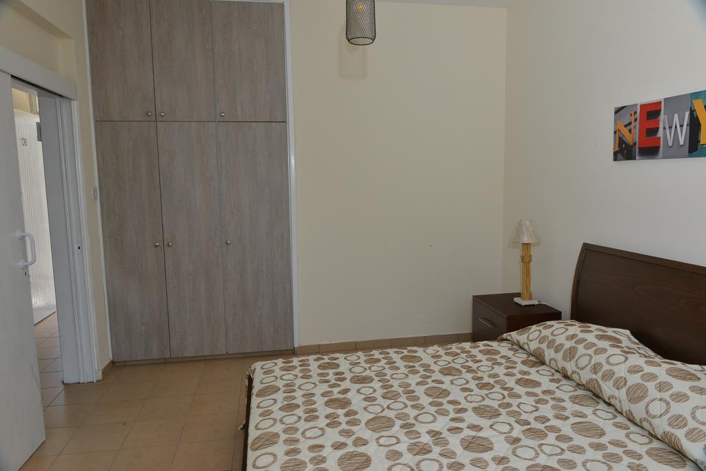 Poseidono's Apartment Paphos Exterior foto